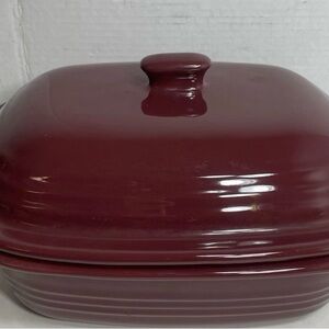 Pampered Chef Covered Stoneware Baking Dish with Maroon glaze